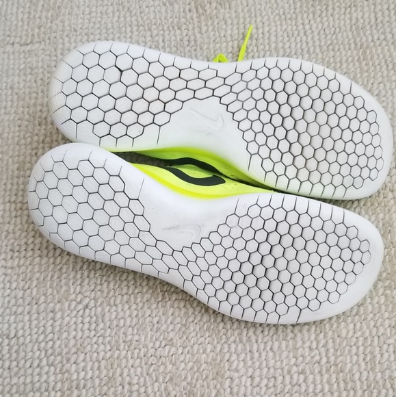 Nike Beta RN Running Shoe Knit Socklike Upper Volt - Picture 8 of 8